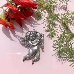 Vintage Cherub pin/pendant 💘